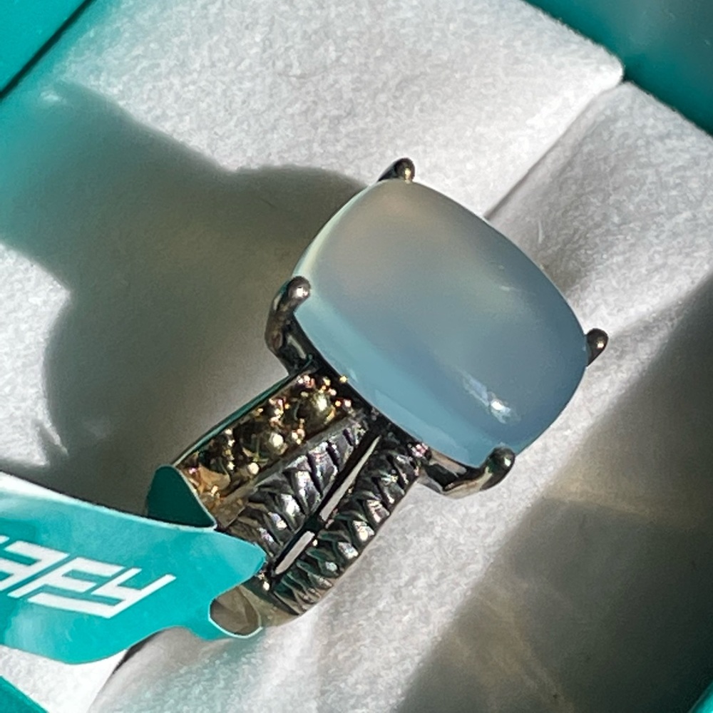 925 Sterling Silver  / 18K Yellow Gold Chalcedony Ring - Size 7